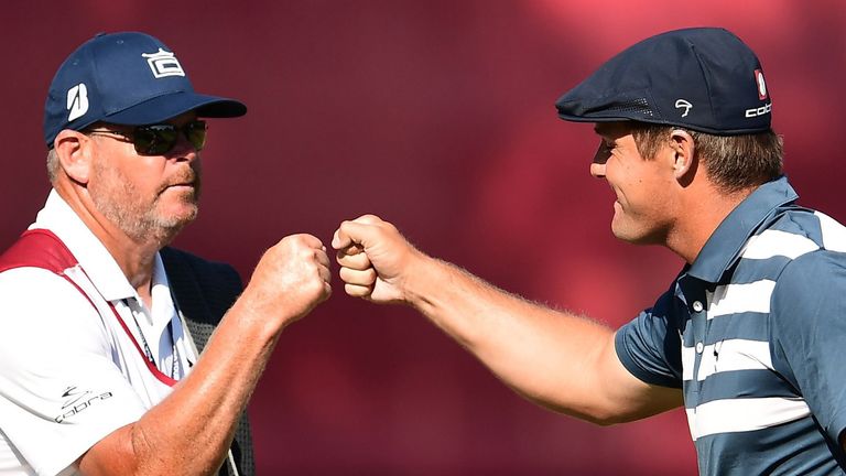 布賴森-德尚博在火箭信貸精英賽上以3桿優(yōu)勢(shì)奪得冠軍 終結(jié)了自己長(zhǎng)達(dá)20個(gè)月的美巡賽冠軍荒